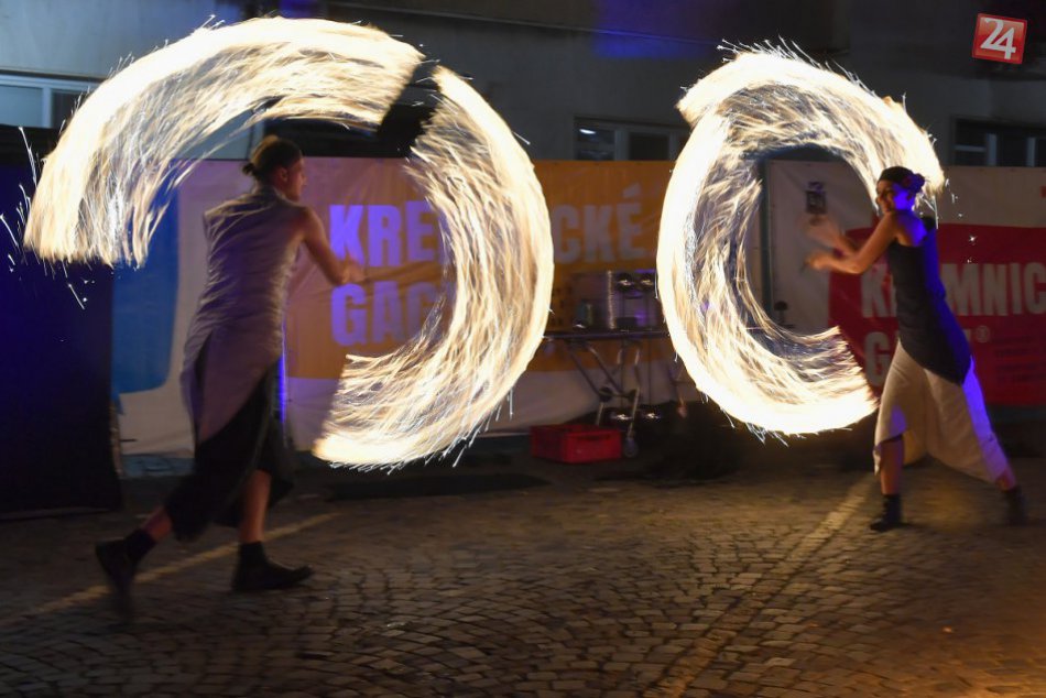 Ilustračný obrázok k článku Kremnica žije festivalom humoru a satiry: Diváci si užili aj ohňovú šou, FOTO