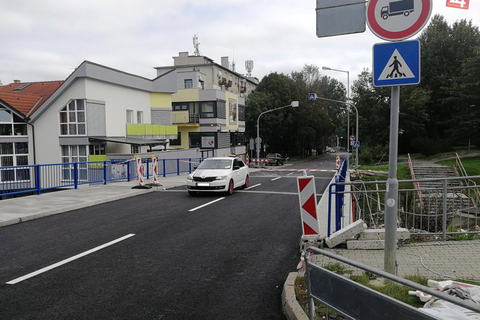 Ilustračný obrázok k článku Predčasné užívanie: Most na Francisciho ulici v Poprade je v prevádzke