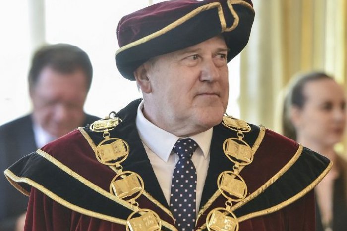 Ilustračný obrázok k článku Roman Boča z UCM v Trnave otvára svoje dvere: Zavádza Hodinku s rektorom