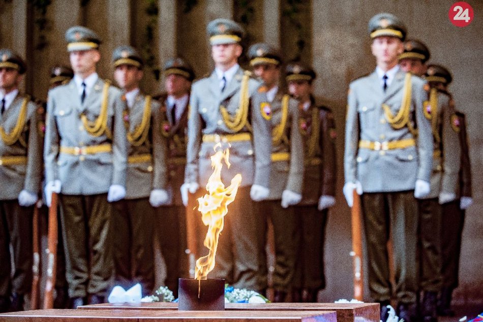 Ilustračný obrázok k článku Oslavy SNP: Na vojenskej prehliadke v Banskej Bystrici sa predstaví vyše 1500 vojakov