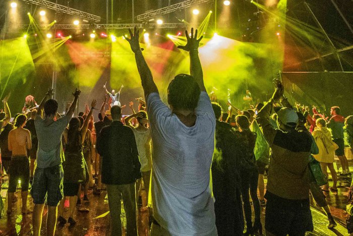 Ilustračný obrázok k článku Leto skončilo, čaká nás viac zábavy pod strechou: Kam v Žiline po práci?