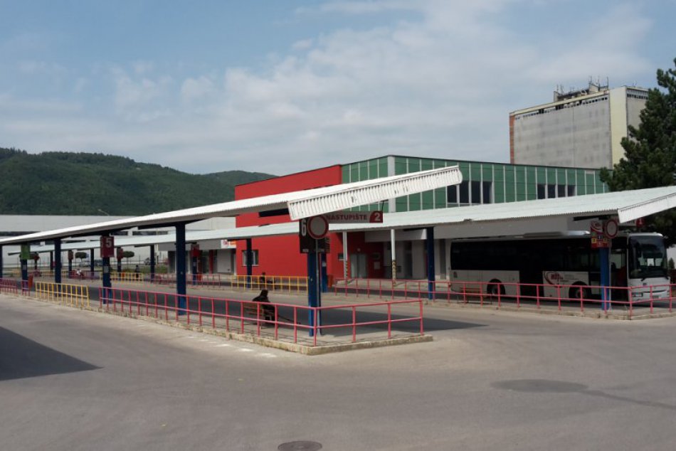 Ilustračný obrázok k článku Považskobystrická stanica bude iná: Pozrite, kde treba nastupovať, VIDEO a FOTO