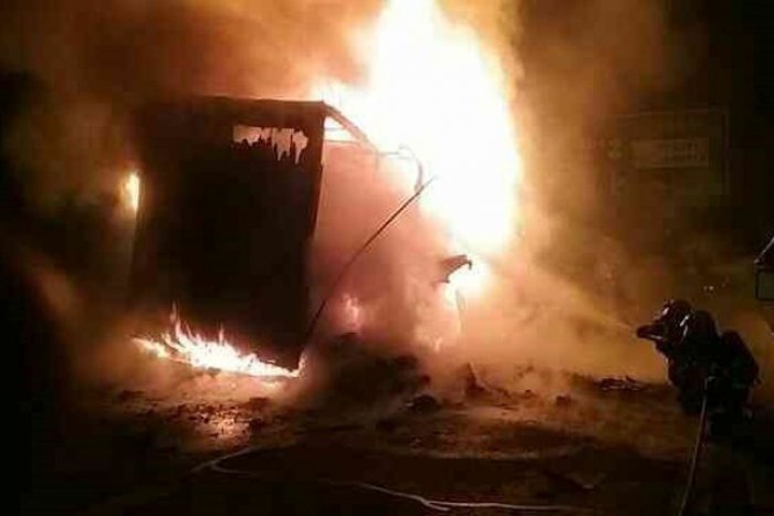 Ilustračný obrázok k článku VIDEO: Na diaľnici D1 medzi Sencom a Bratislavou horela dodávka, na D2 zas príves kamióna