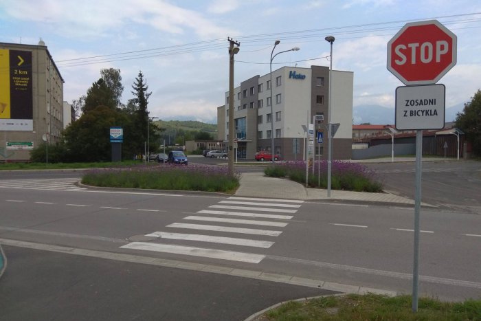 Ilustračný obrázok k článku Novinka v Mikuláši: Zlepšiť bezpečnosť chodcov by malá LED lampa