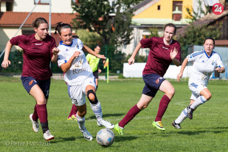 Ilustračný obrázok k článku Novovešťanky si zmerali svoje sily v ďalšom kole: Remíza v derby s Popradom