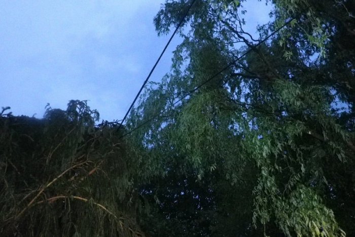 Ilustračný obrázok k článku Rušná noc na strednom Slovensku: Búrky spôsobili výpadky prúdu v Pohorelej i Detve