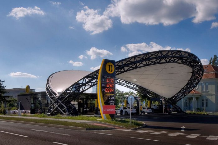 Ilustračný obrázok k článku Slovnaft spustil prvú elektronabíjačku. Nájdete ju na Prístavnej ulici