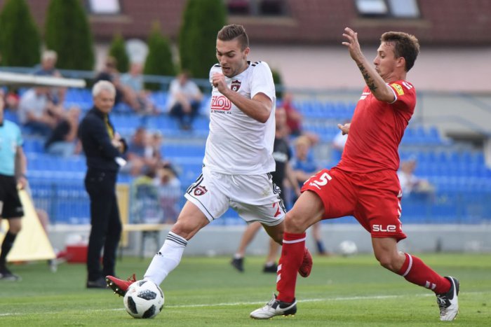 Ilustračný obrázok k článku Futbalisti Hlohovca proti účastníkovi Fortuna ligy: V Slovnaft Cup-e hostia Senicu
