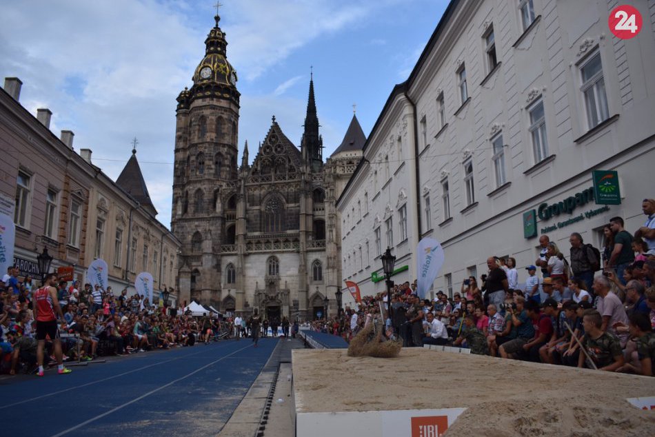 Ilustračný obrázok k článku FOTO: Alžbetina ulica predviedla Košičanom atletickú show