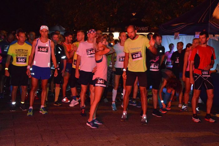 Ilustračný obrázok k článku V septembri si môžete poriadne zašportovať: Bude sa konať Beh nočnou Šaľou