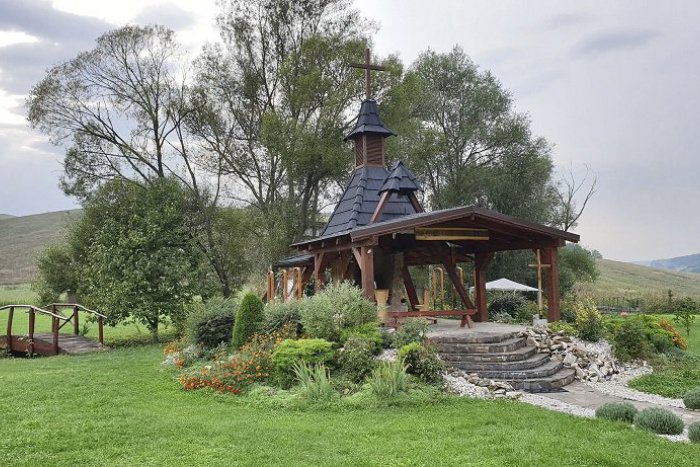 Ilustračný obrázok k článku FOTO:  Zo skromného zámeru pútnické miesto: Galamba slúži na bohoslužby i rozjímanie