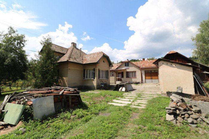Ilustračný obrázok k článku Dva domy v Župkove na predaj za jednu cenu