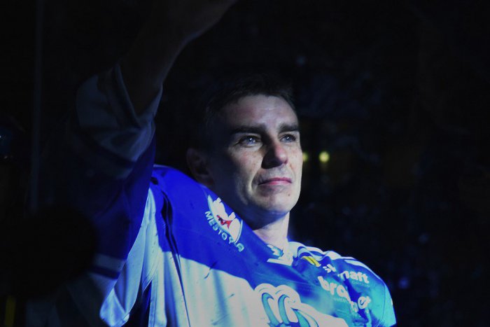 Ilustračný obrázok k článku Fanúšikovia si prídu na svoje: Hokejová legenda Arne Kroták sa s kariérou rozlúči vo veľkom štýle