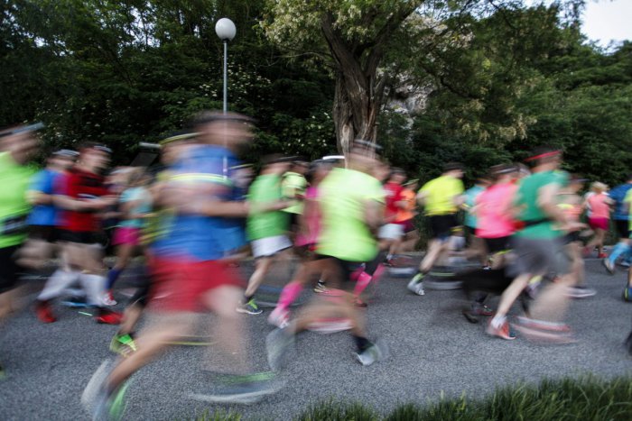 Ilustračný obrázok k článku Nočný beh Nitrou pri splne mesiaca: Na štart sa postaví vyše 200 pretekárov