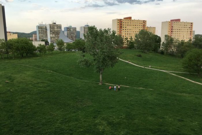 Ilustračný obrázok k článku Dúbravčania povedia aj nakreslia, aký park chcú Pod záhradami