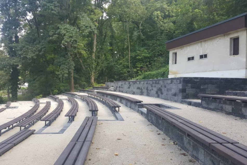 Ilustračný obrázok k článku Milovníci kultúry sa dočkali: Hľadisko amfiteátra prešlo rekonštrukciou, FOTO