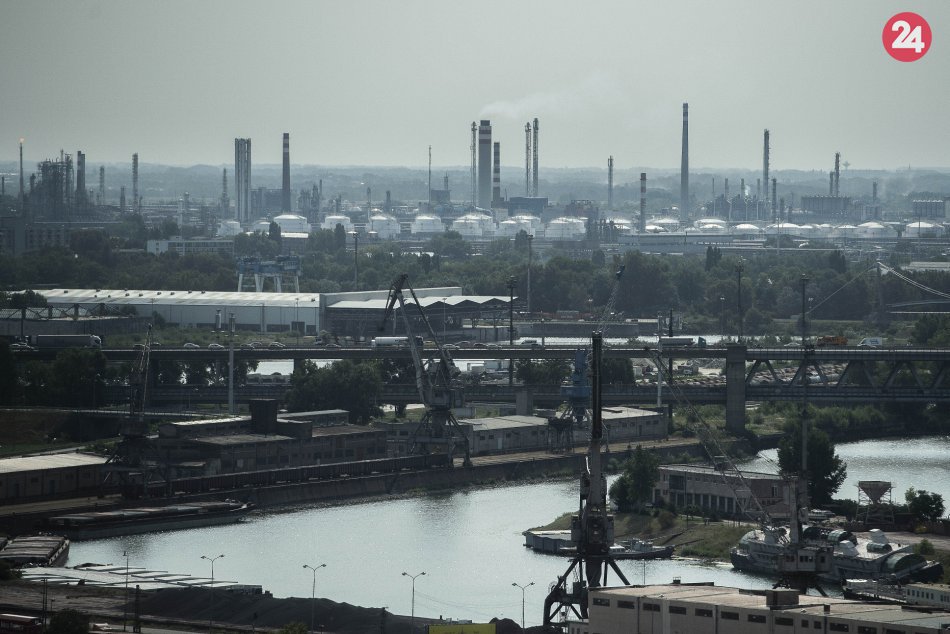 Ilustračný obrázok k článku Grantový program Dobrý sused chce zlepšiť život v okolí rafinérie