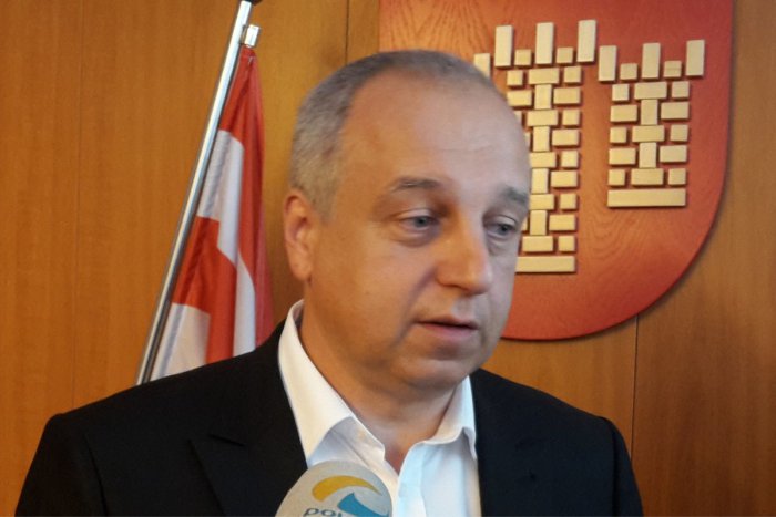 Ilustračný obrázok k článku Skúsi kandidovať aj tretíkrát? Považskobystrický primátor Janas sa rozhodol