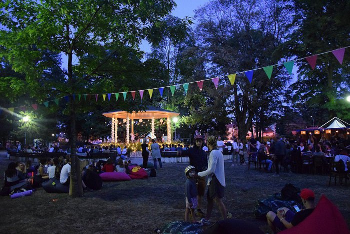 Ilustračný obrázok k článku Park Štefánika ožil: Atmosféra festivalu Priestor na FOTKÁCH