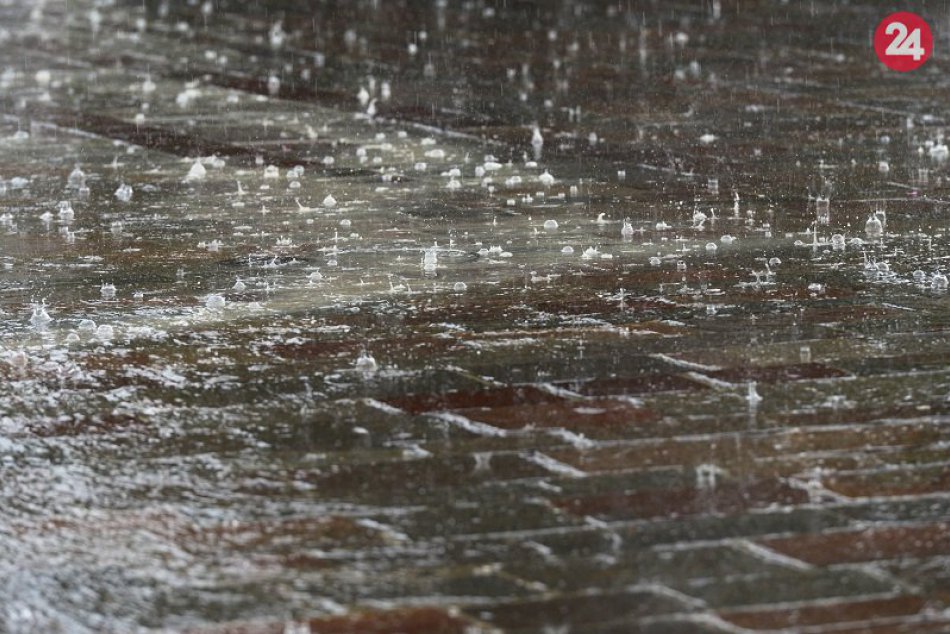 Ilustračný obrázok k článku RANNÁ ŠTVORKA: V utorok hrozia búrky, denné teploty budú stúpať do 23 stupňov