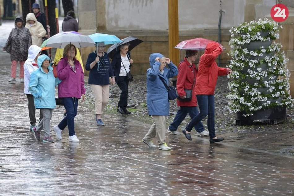 Ilustračný obrázok k článku Po Veľkej noci má prísť zmena počasia: Doraziť k nám môžu aj búrky