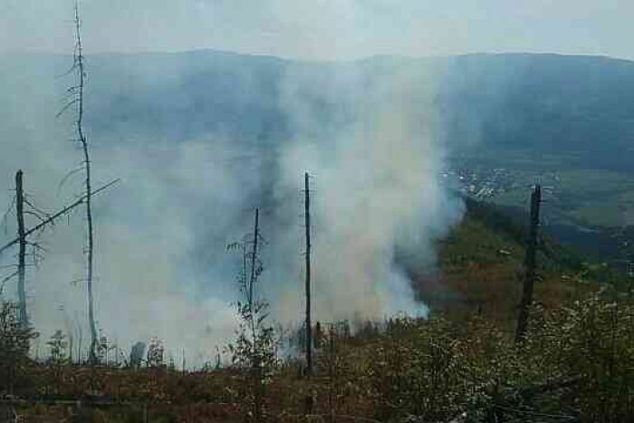 Ilustračný obrázok k článku FOTO: Komplikovaný požiar! Hasičom sa požiar lesa pri Polomke nedarí dostať pod kontrolu