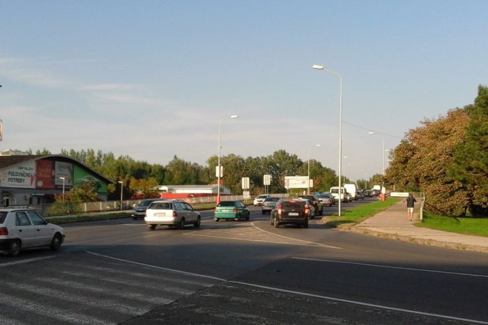Ilustračný obrázok k článku V Šali sčítali dopravu: Cez most prejde denne vyše 20 000 áut! FOTO