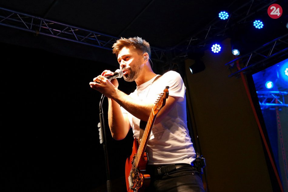 Ilustračný obrázok k článku Poznáte novinku Adama Ďuricu? Charizmatický spevák predstavil video k singlu