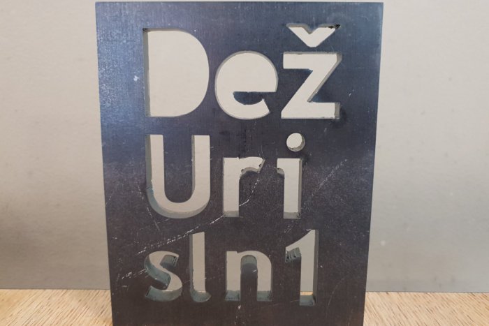 Ilustračný obrázok k článku Bratislava zaspomína na Deža, Dúbravka odhalí pamätník Ursinymu