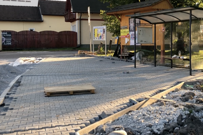 Ilustračný obrázok k článku VIDEO: Očakávaná rekonštrukcia chodníka: Koľko zhltne z mestskej kasy?