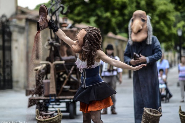 Ilustračný obrázok k článku Štiavnicu ovládne festival Amplión: Čerešničkou bude výlet retro-busom