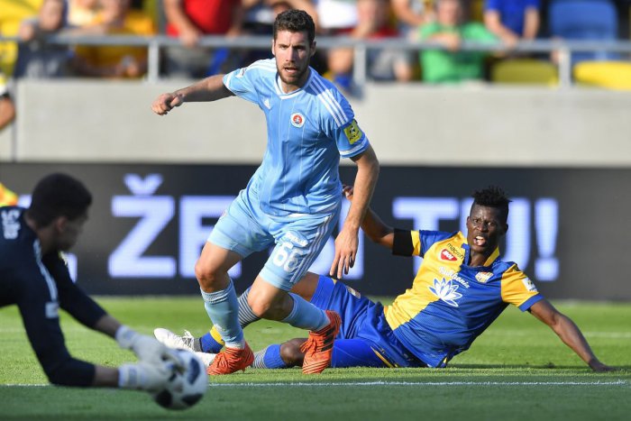 Ilustračný obrázok k článku Novinky z futbalových ihrísk: Slovan porazil Dunajskú Stredu, Trnava podľahla Žiline