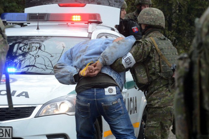 Ilustračný obrázok k článku Polícia obvinila troch Slovákov a Chorváta: Muža mali uniesť, zbiť a okradnúť