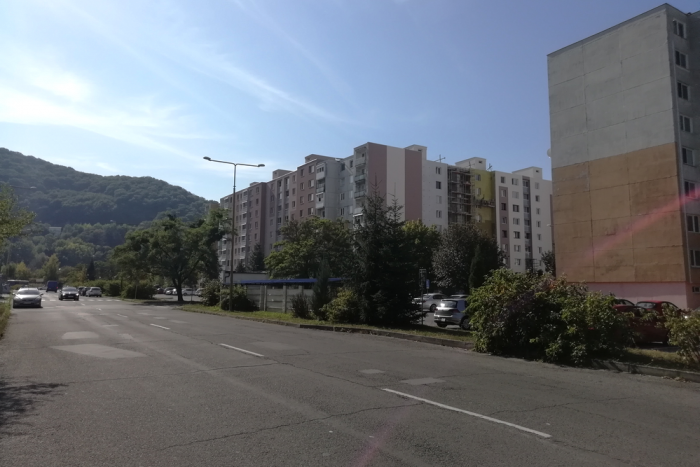 Ilustračný obrázok k článku OBRAZOM zo Sídliska pod Sokolejom: V tejto lokalite sa stavia nové parkovisko