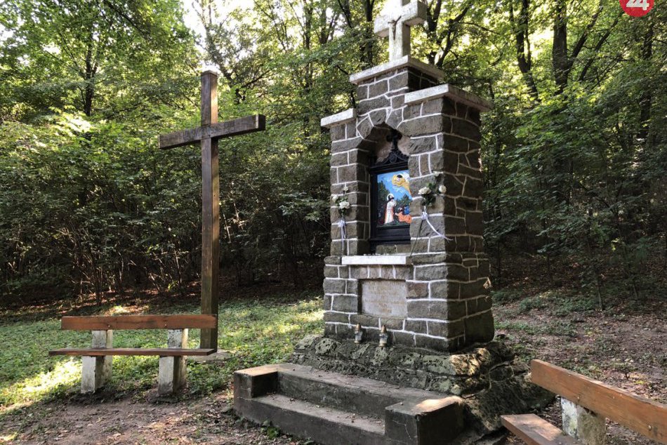 Ilustračný obrázok k článku FOTO: Pútnické miesto neďaleko Prešova. Ľudia sa stretávajú pri kaplnke s obrazom