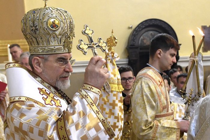 Ilustračný obrázok k článku Čierny tieň nad biskupom: Polícia vyšetrovala vladyku Chautura pre údajné sexuálne obťažovanie