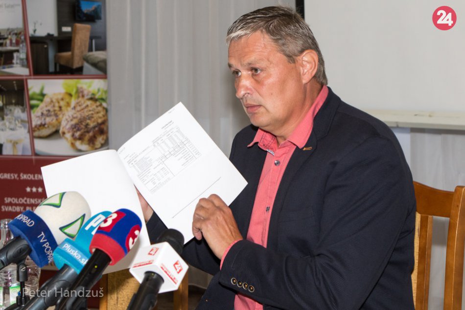 Ilustračný obrázok k článku Turan odmieta obvinenia a reaguje: "Bielizeň sa má prať doma"