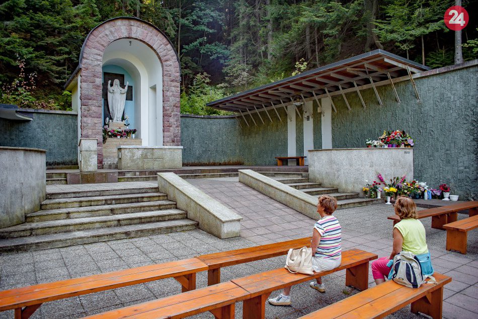 Ilustračný obrázok k článku Pútnici ukončia svoju cestu pri Bystrici. Mieria na známe pútnické miesto