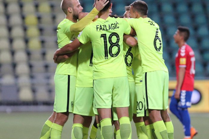 Ilustračný obrázok k článku Žilina na domácom trávniku rozstrieľala Senicu: Svoju silu ukázala naplno