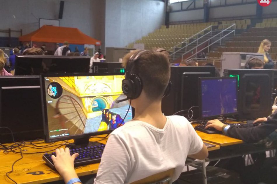 Ilustračný obrázok k článku Zaujímavý turnaj v športovej hale: V Spišskej súťažili priaznivci počítačových hier