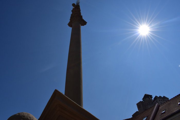 Ilustračný obrázok k článku Reštaurovanie sochárskych pamiatok v Trenčíne: Kompletný PROGRAM seminára