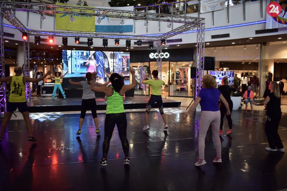 Ilustračný obrázok k článku VIDEO: Rytmus roztancoval ľudí a vystriedal nákupy v Optime