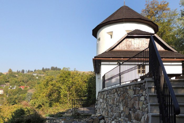 Ilustračný obrázok k článku Vyšliapať 175 schodov sa oplatí: Neďaleká bašta sa stáva atrakciou, FOTO a VIDEO