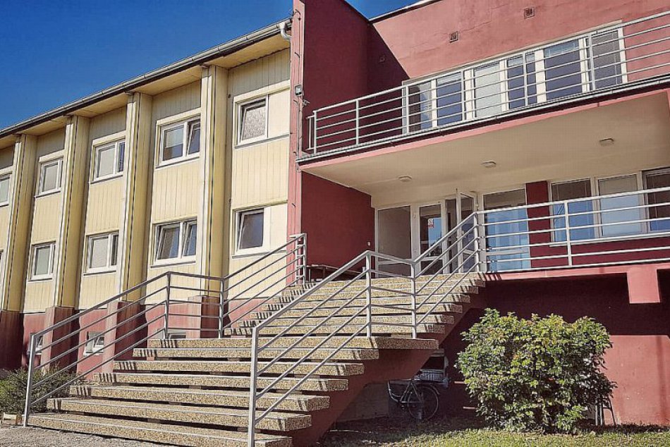 Ilustračný obrázok k článku Rekonštrukcia trenčianskych internátov: Vynovené priestory na FOTKÁCH