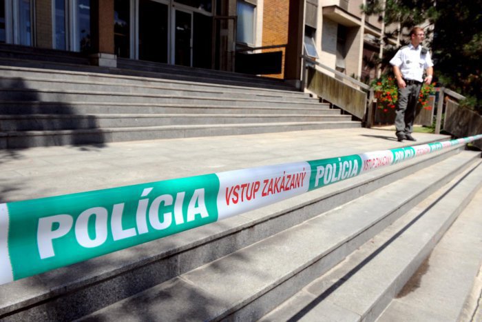 Ilustračný obrázok k článku Na súdoch v Banskobystrickom kraji boli nahlásené bomby: Zasahovala polícia aj hasiči