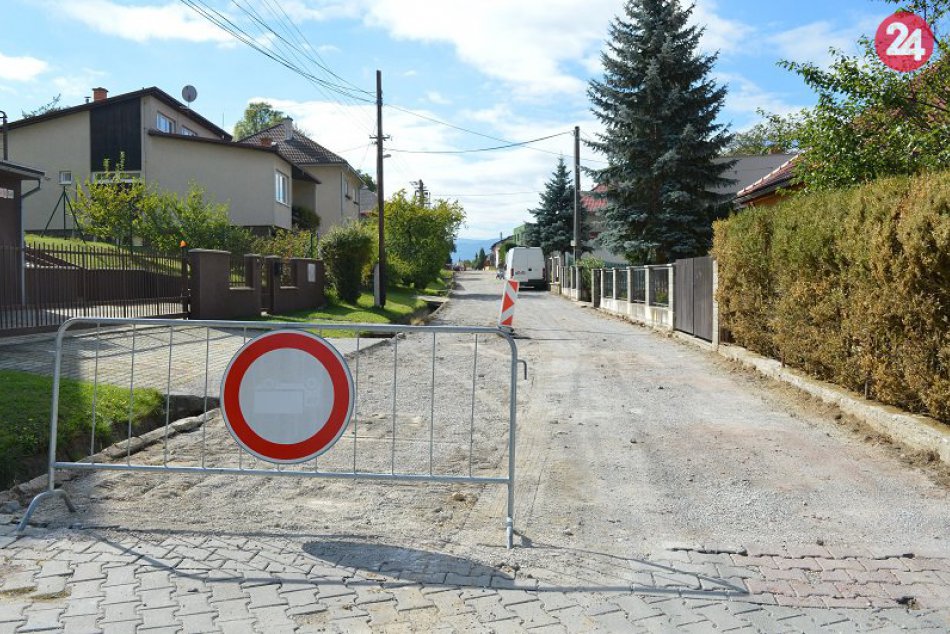 Ilustračný obrázok k článku FOTO: Veľká obnova ciest a chodníkov. TU všade sa Bystričania majú dočkať