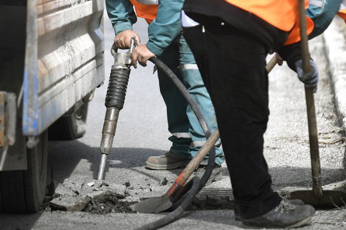 Ilustračný obrázok k článku V Handlovej opravovali výtlky: Koľko to stálo a aká je záruka?