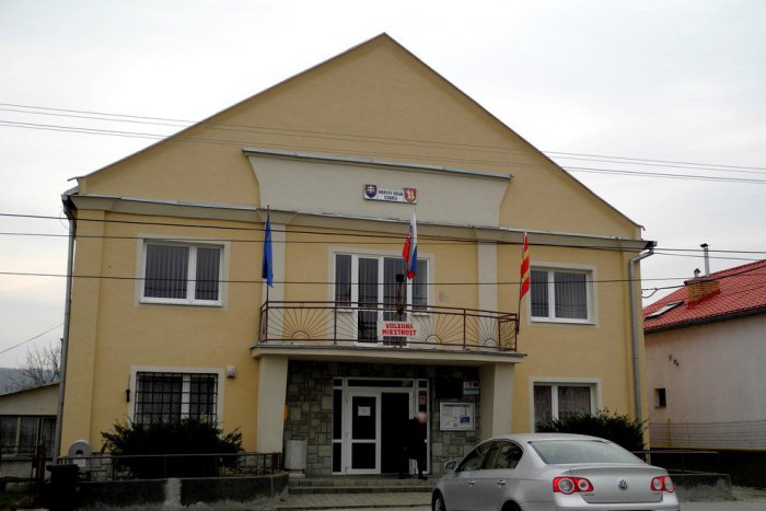 Ilustračný obrázok k článku Známa dedina v našom okrese menom Ľubiša: Sledujte, kto tam kandiduje na starostu