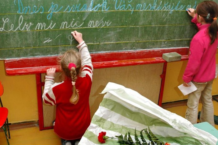 Ilustračný obrázok k článku RANNÁ ŠTVORKA: Medzinárodný deň učiteľov bude slnečný s teplotami do 20 stupňov