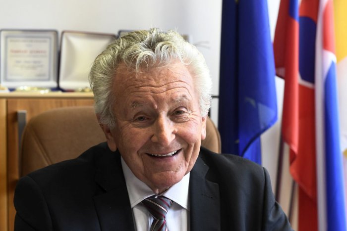 Ilustračný obrázok k článku Najstarší starosta na Slovensku má 84 rokov:  Znova už kandidovať nebude